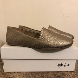 Gold slip on flats